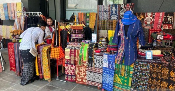 Store buk sinta