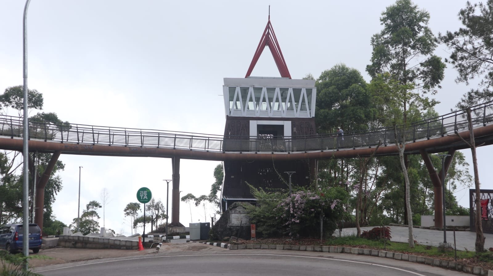 pemandangan dari jembatan